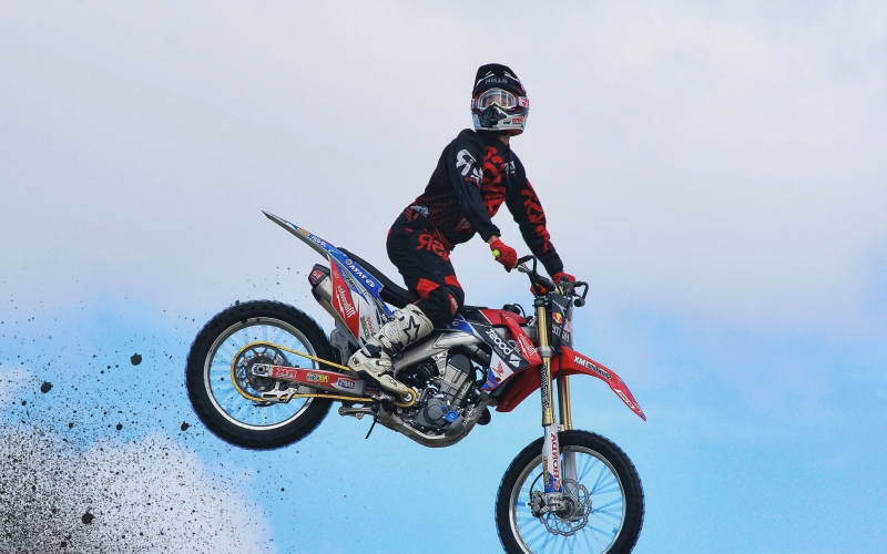 Marketing & Communication